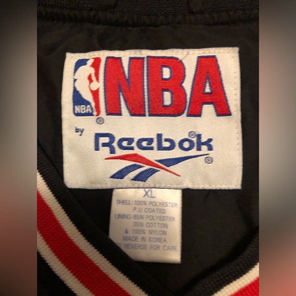 NBA REEBOK BULLS PULLOVER - Picture 5 of 6